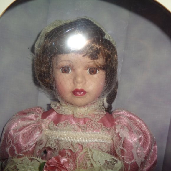 Fine Porcelain Doll, The Samantha Collection 18" Tall With Stand In Box 1998 - Picture 3 of 7